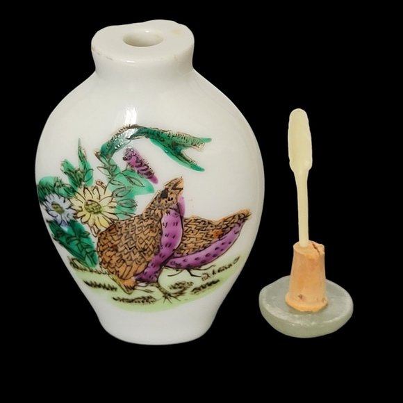 Hand Painted Chinese Snuff Bottle With Spoon Jade Top Floral Bird Motif 2 1/2" - Picture 3 of 11